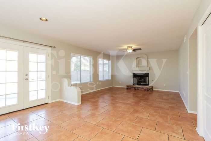 6742 W Nueva Vista Dr - Photo 2 of 15