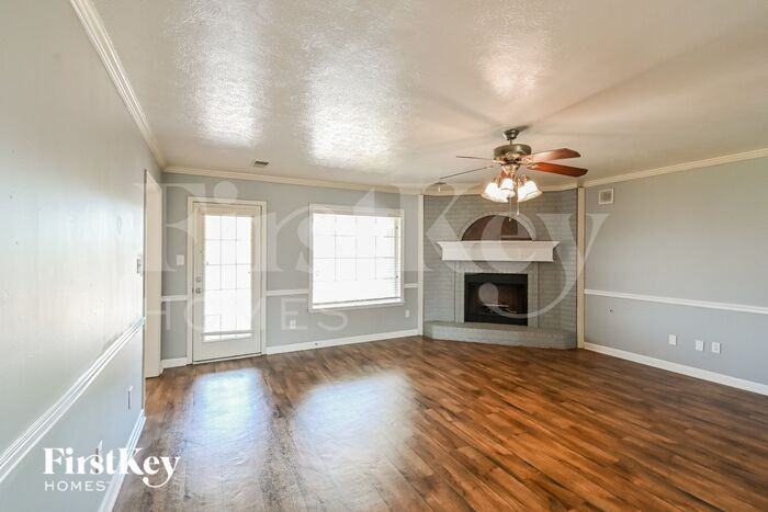 621 Sterling Ridge Dr - Photo 2 of 16