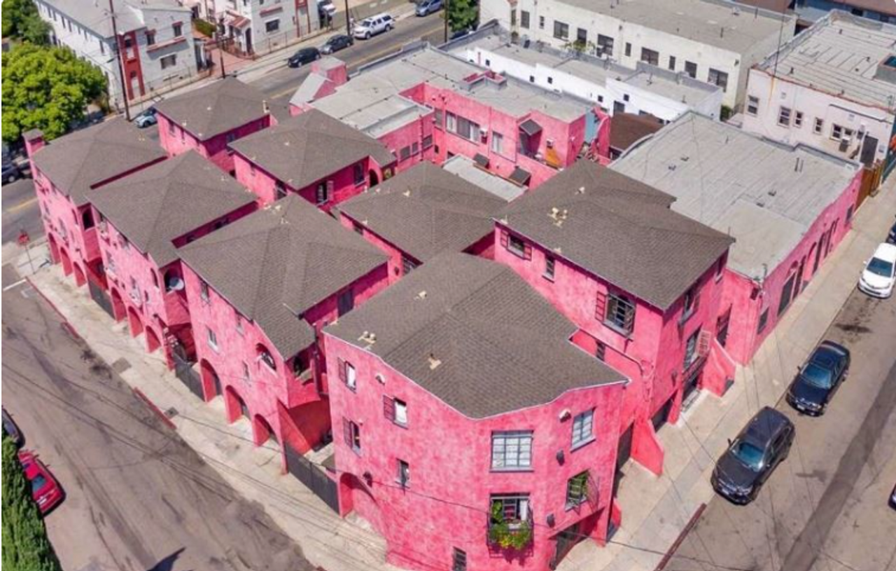 Big Momma Court Apts...Magical Renovated Bedrooms Available...CALL NOW! - Photo 3 of 6