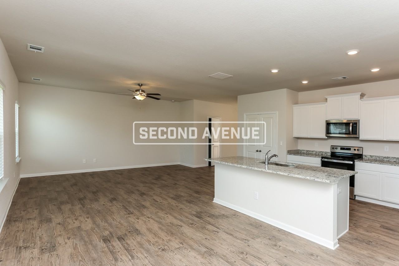 571 Meadows Farm Dr - Photo 4 of 28