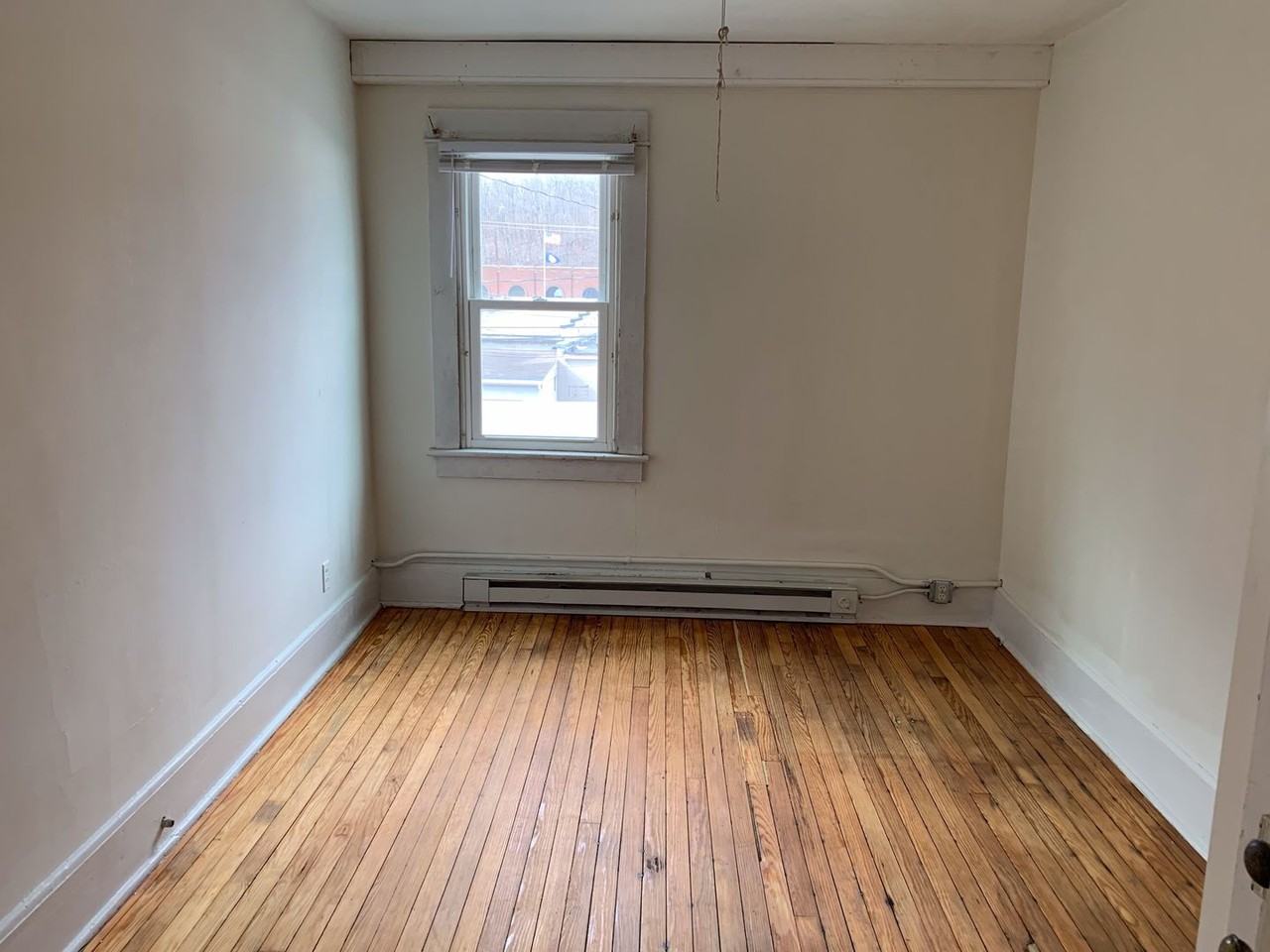 2047 Magnolia Ave - Photo 6 of 8