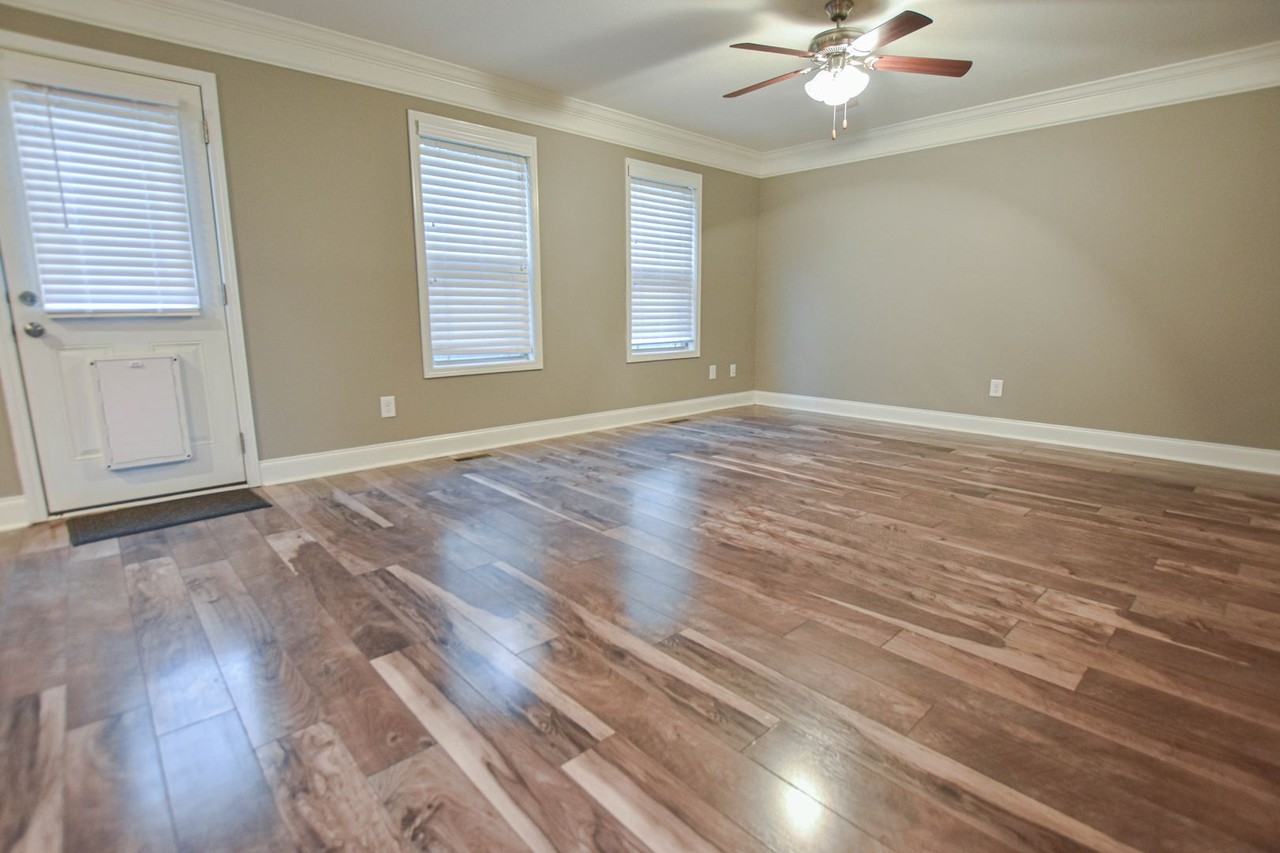 404 Sapling St - Photo 2 of 15