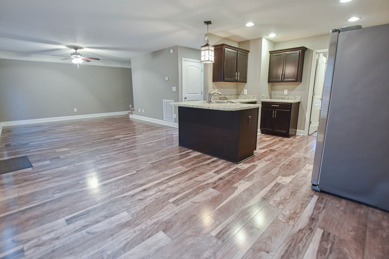 404 Sapling St - Photo 5 of 15