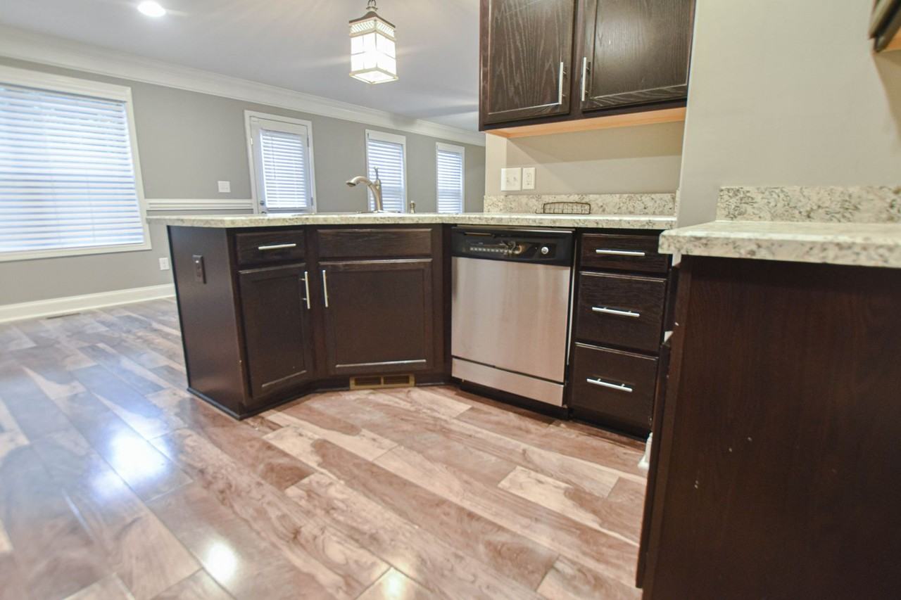 404 Sapling St - Photo 6 of 15