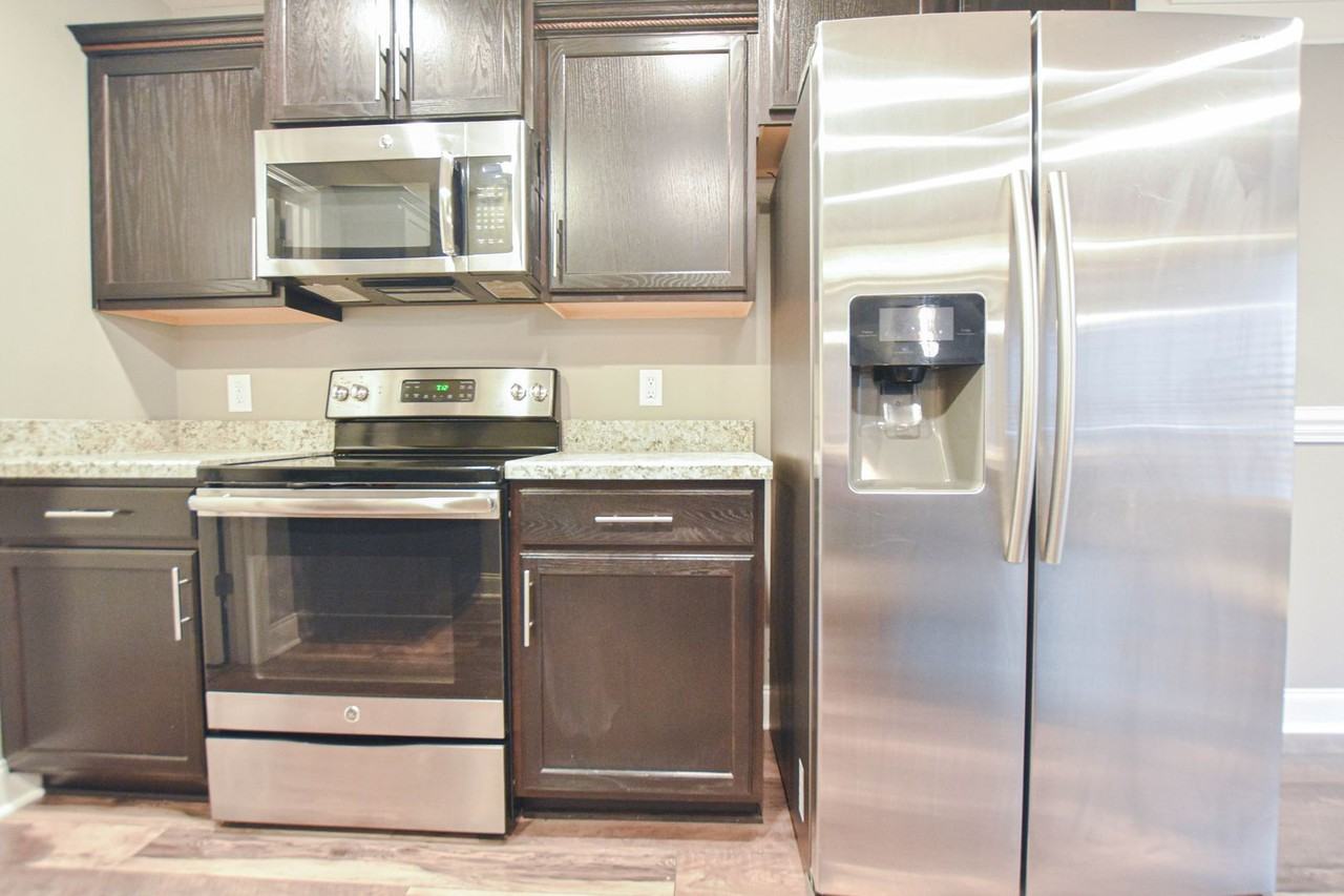 404 Sapling St - Photo 7 of 15