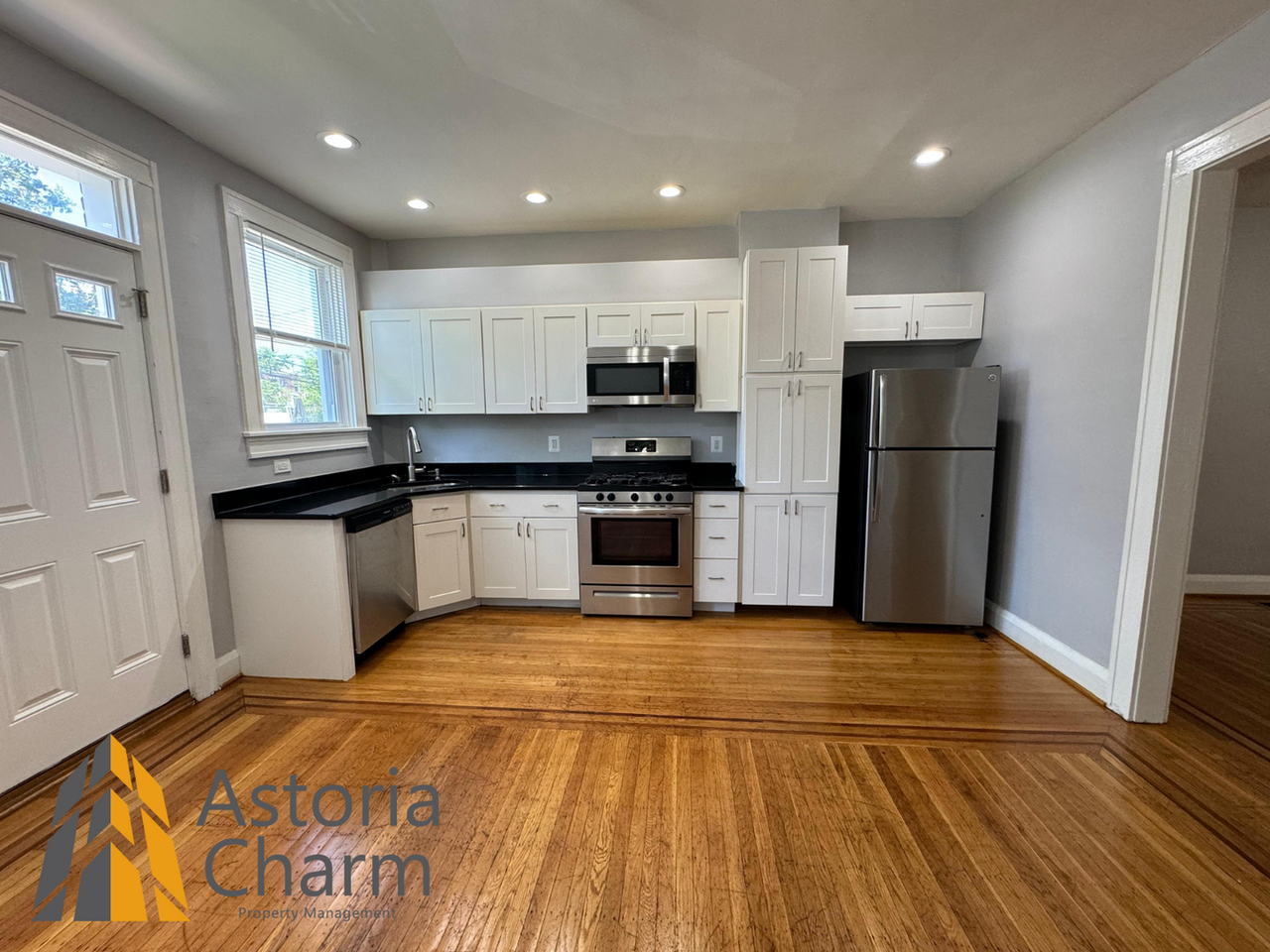 3135 Dudley Ave - Photo 6 of 42