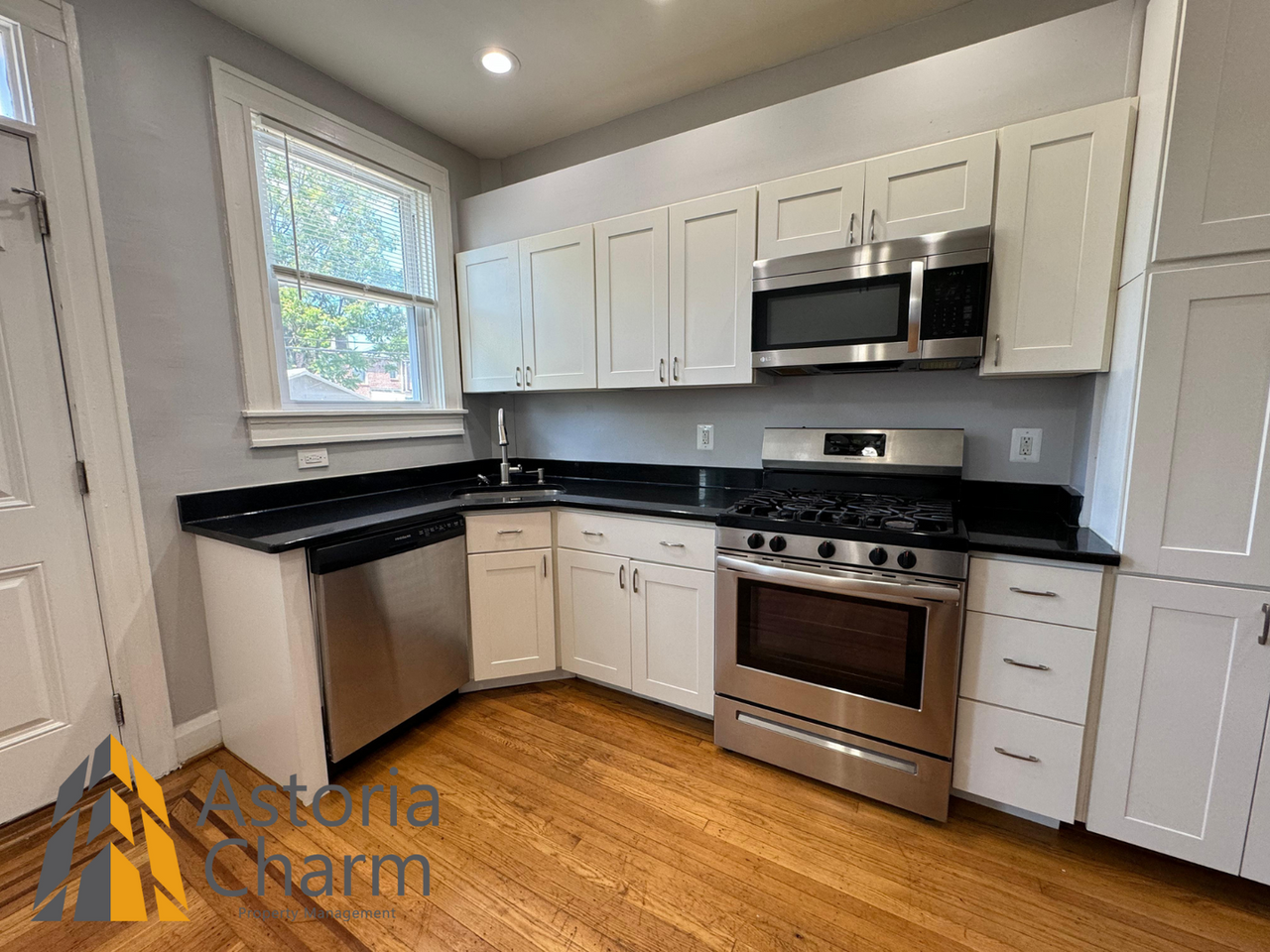 3135 Dudley Ave - Photo 7 of 42