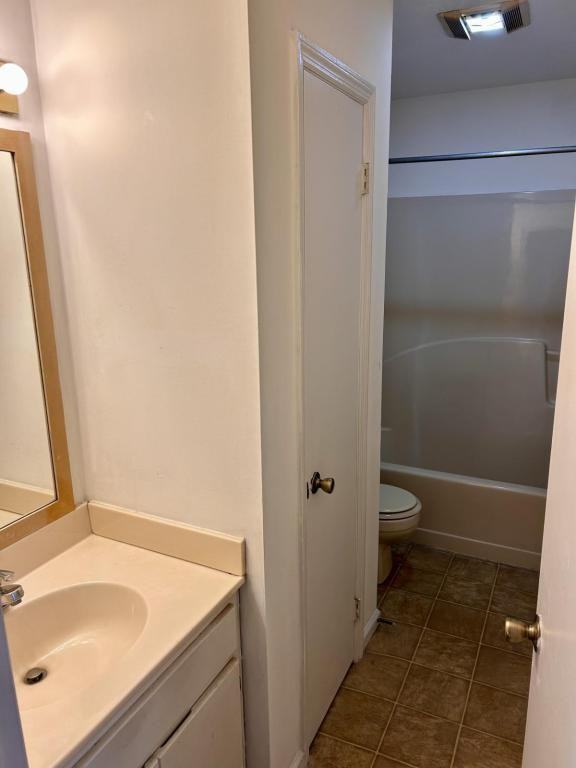 329 Boyd St ##19 - Photo 6 of 8