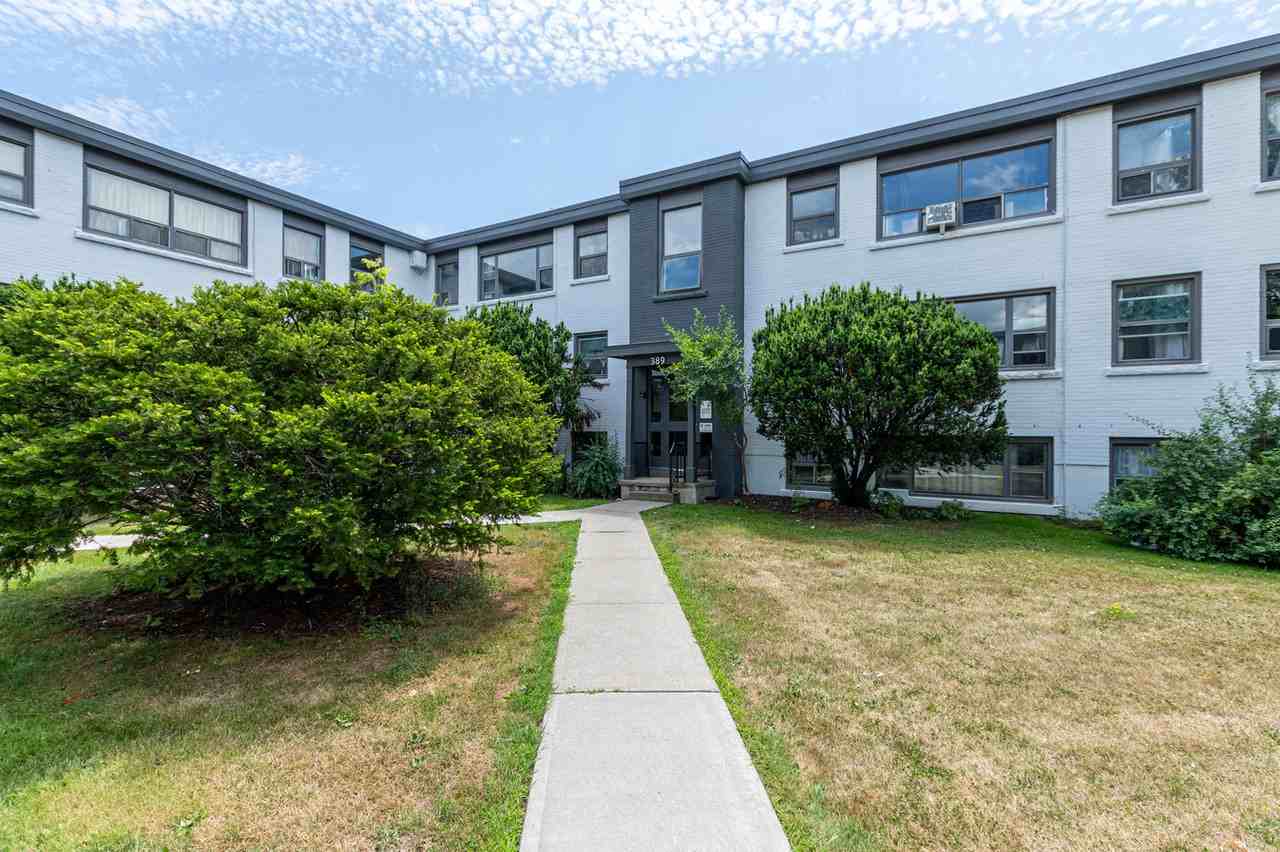 389-401 Yonge St - Photo 2 of 10