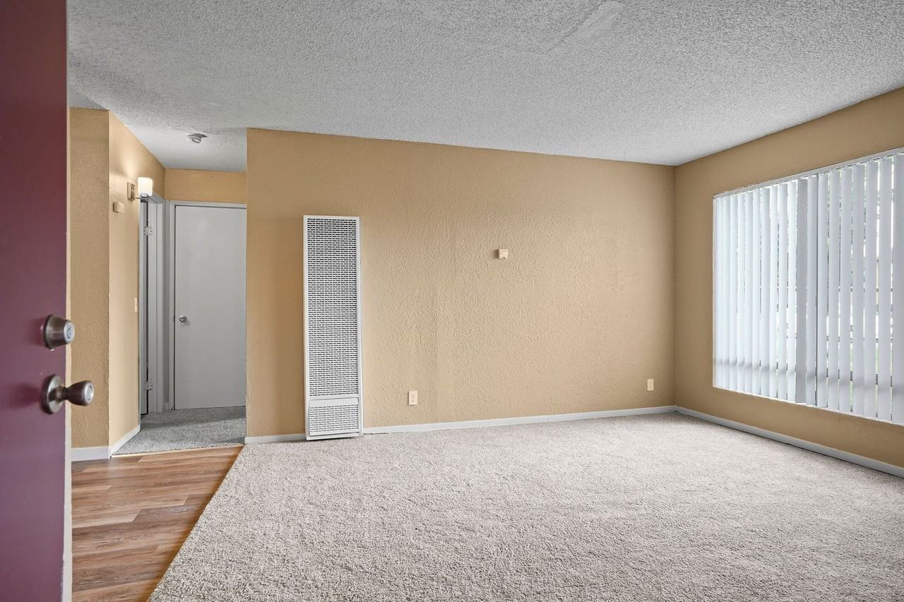 7605 Franklin Blvd. - Photo 2 of 33