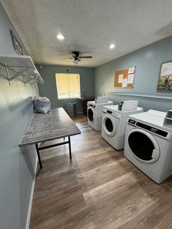 Robinson Manor Apartments - Photo 4 of 9