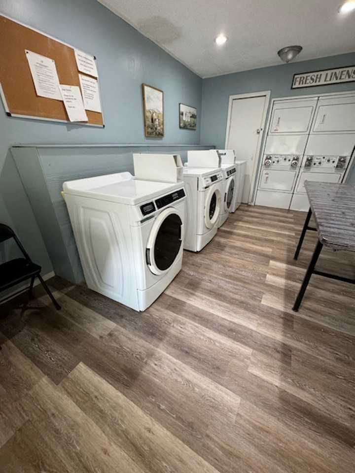 Robinson Manor Apartments - Photo 5 of 9