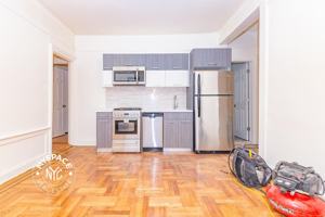 featured image of 1539 Park Pl #c9