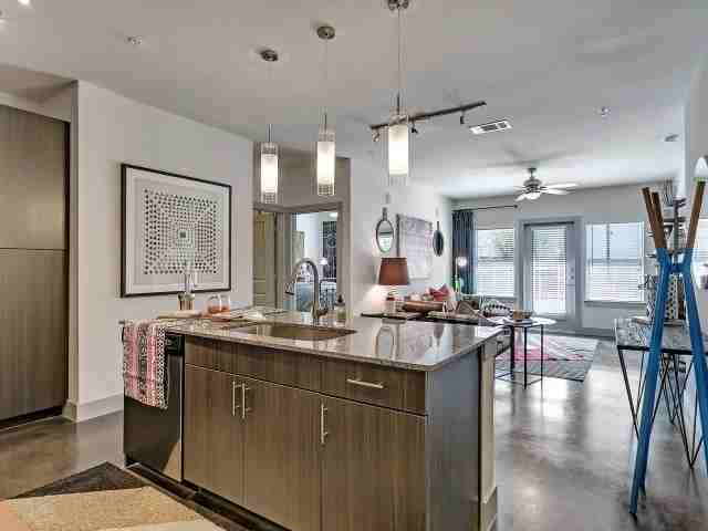 604 Fort Worth Ave #25769 - Photo 5 of 11