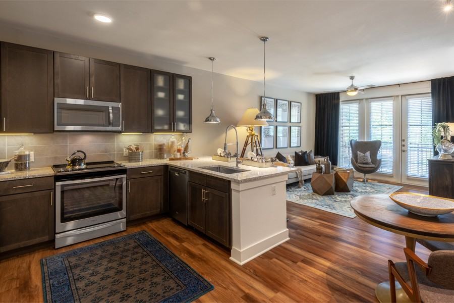 444 E Dallas Rd #59136 - Photo 2 of 11