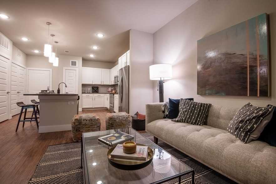 1835 Parker Rd #38746 - Photo 5 of 11