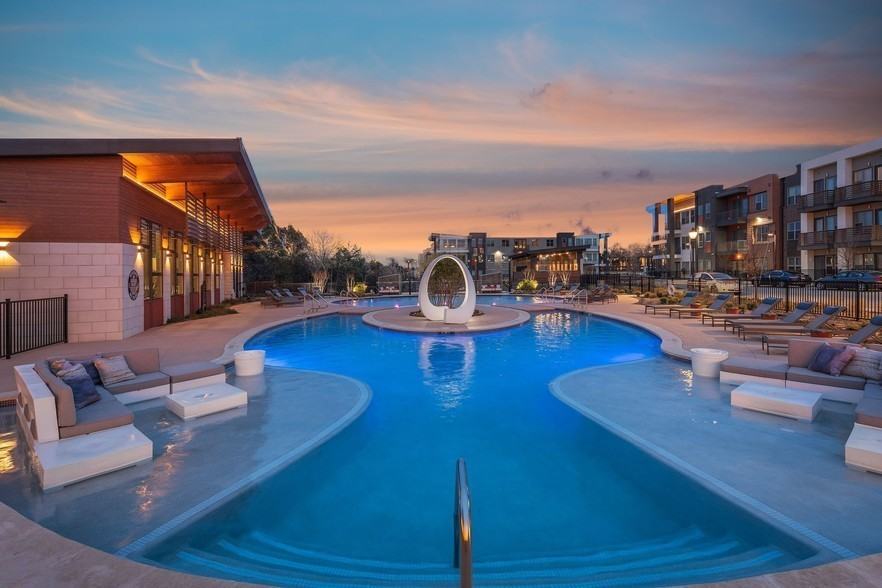 2710 Routh Creek Pkwy #49230 - Photo 2 of 11