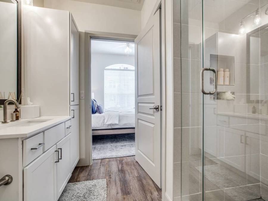 2225 2225 N Loop W #126195 - Photo 5 of 8