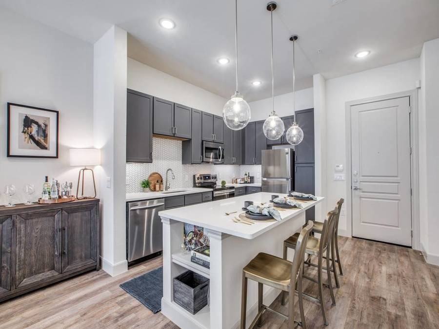 2225 2225 N Loop W #126195 - Photo 6 of 8