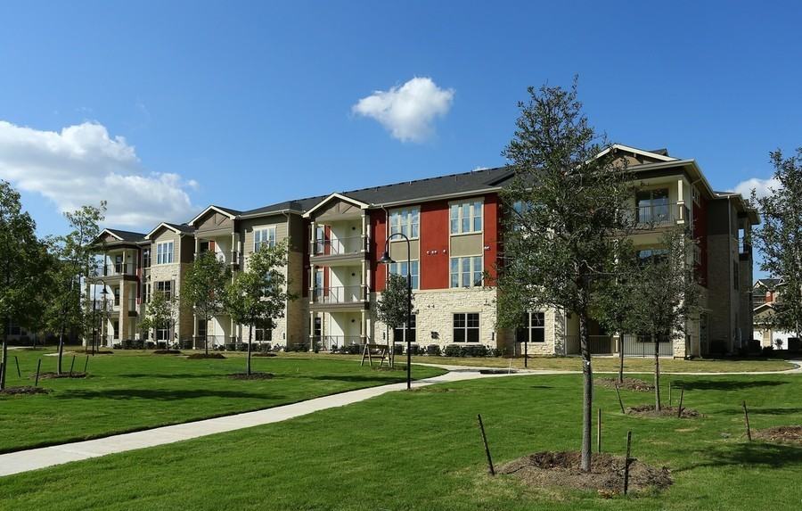 10749 E Crystal Falls Pkwy #124804 - Photo 6 of 11