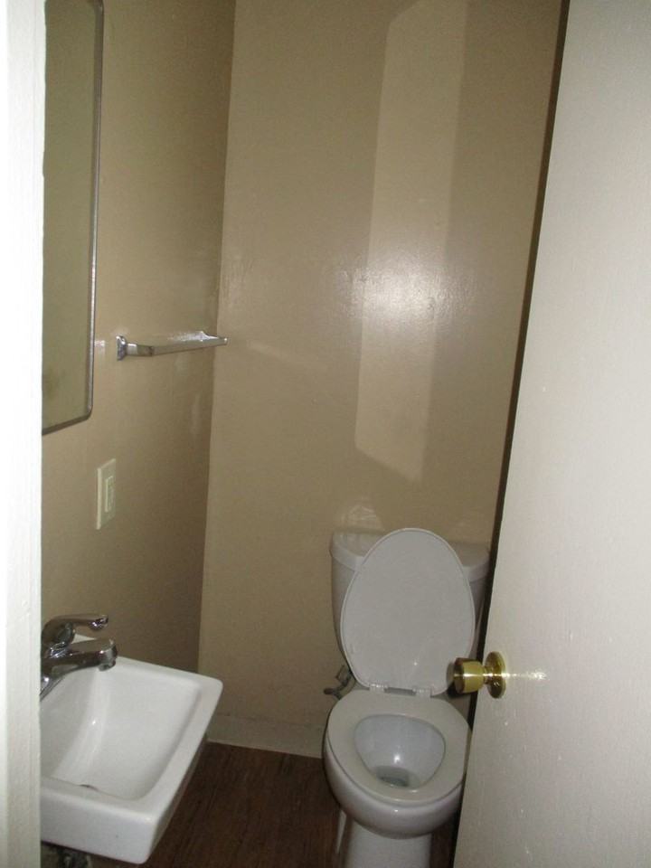 24 W. Jamestown Street - Photo 4 of 50