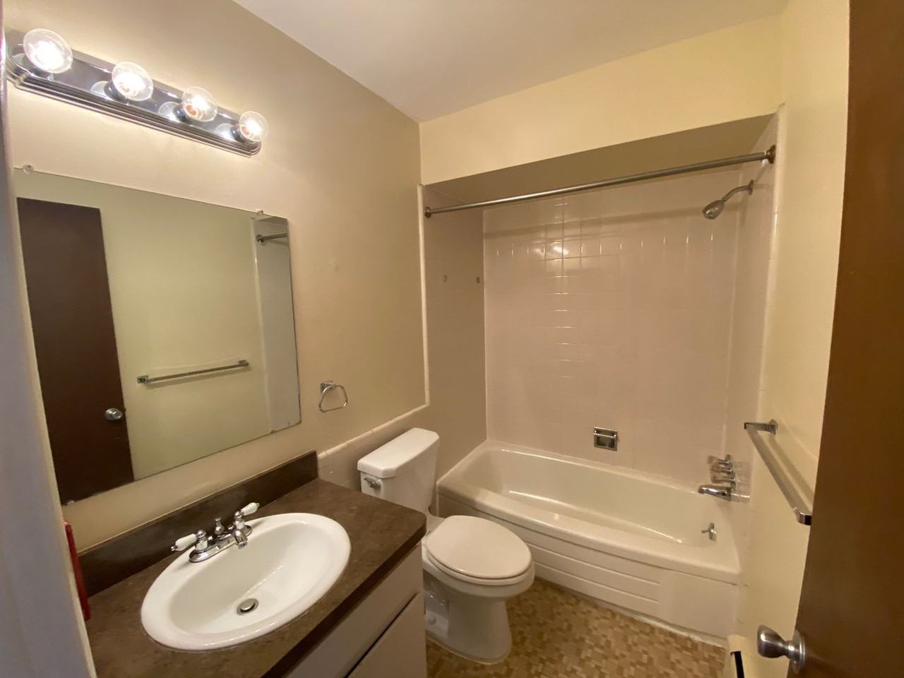 4905 Briarwood LLC - Photo 7 of 26