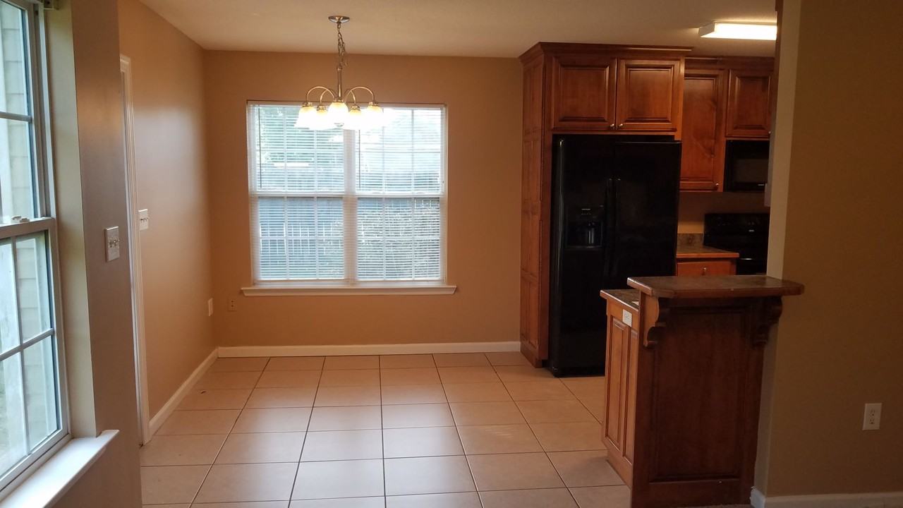 4664 Stonewall Cir - Photo 5 of 15