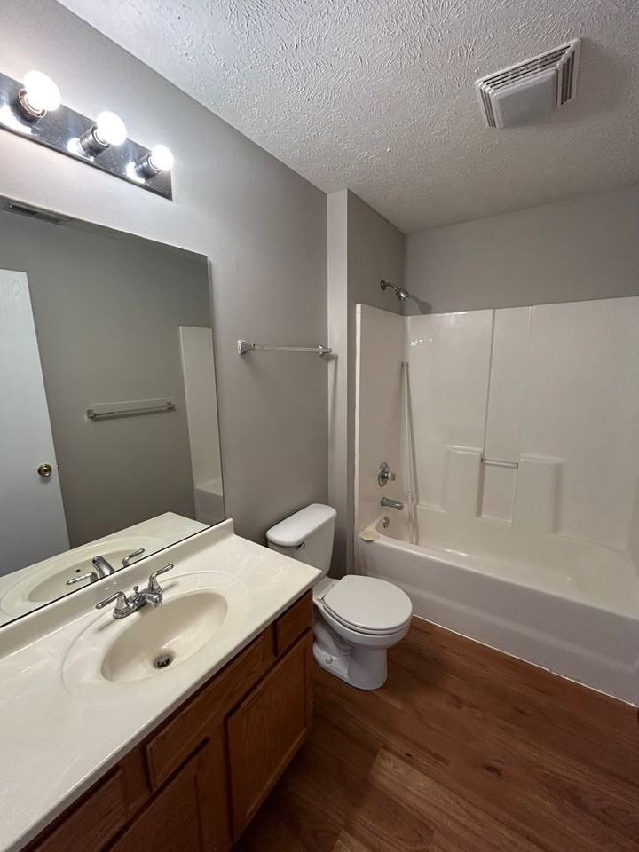 McGraw Park Gardens - Photo 6 of 11