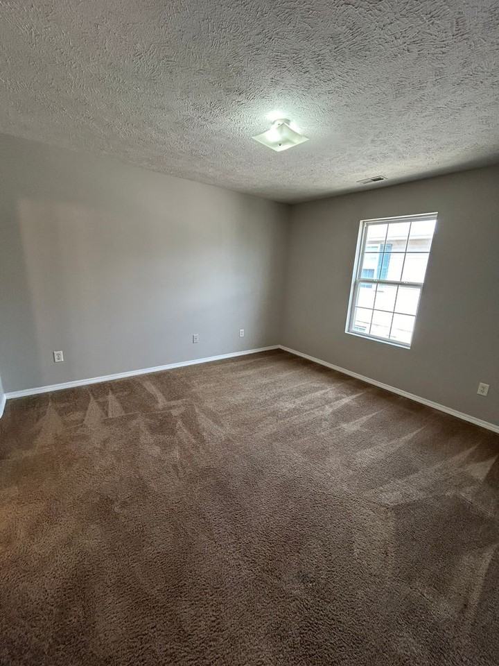 McGraw Park Gardens - Photo 7 of 11