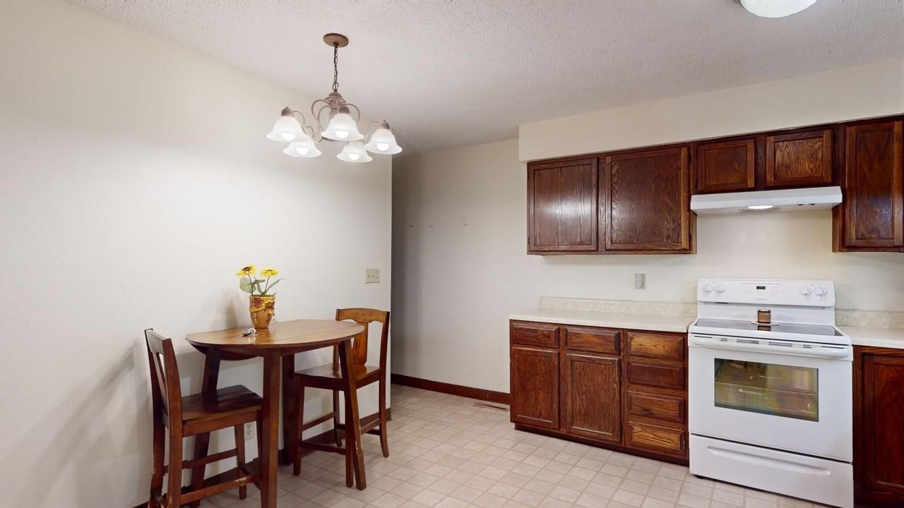 3827 Phoenix St - Photo 6 of 18