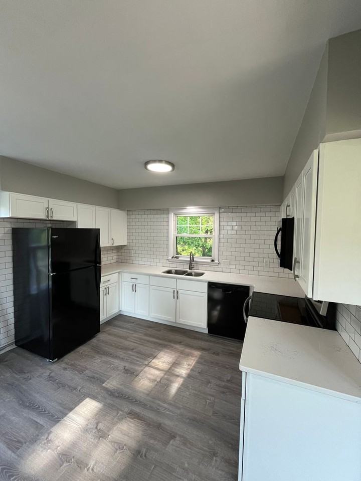 1820 31st St - Photo 3 of 20