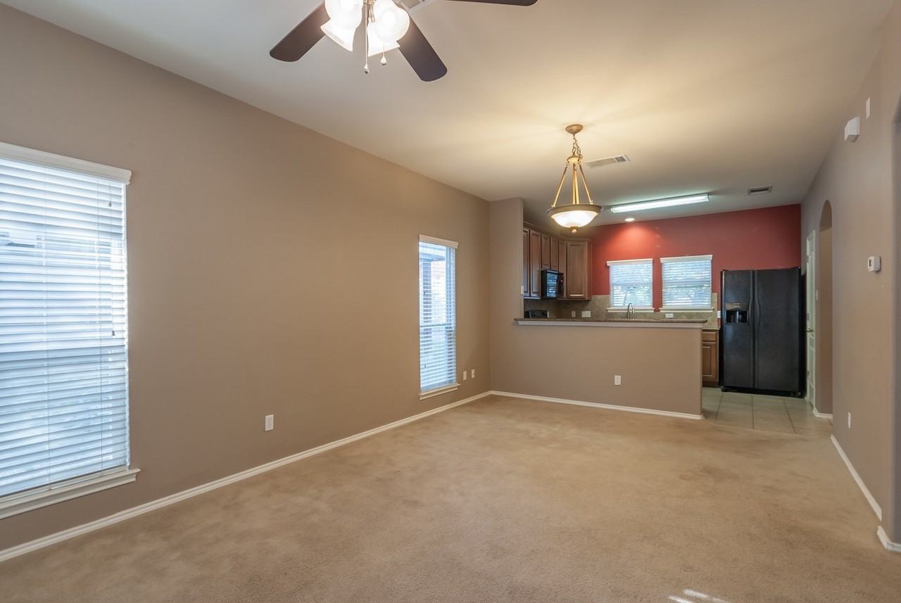 642 Mcgarity - Photo 2 of 32