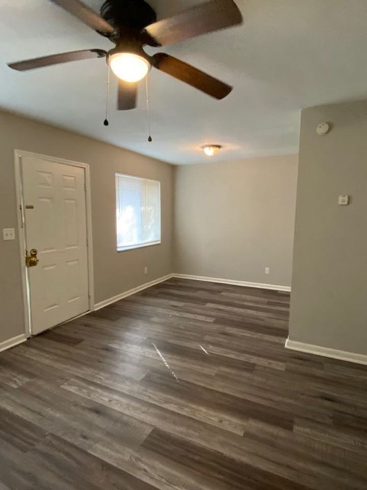 32 Harper Ave - Photo 3 of 9