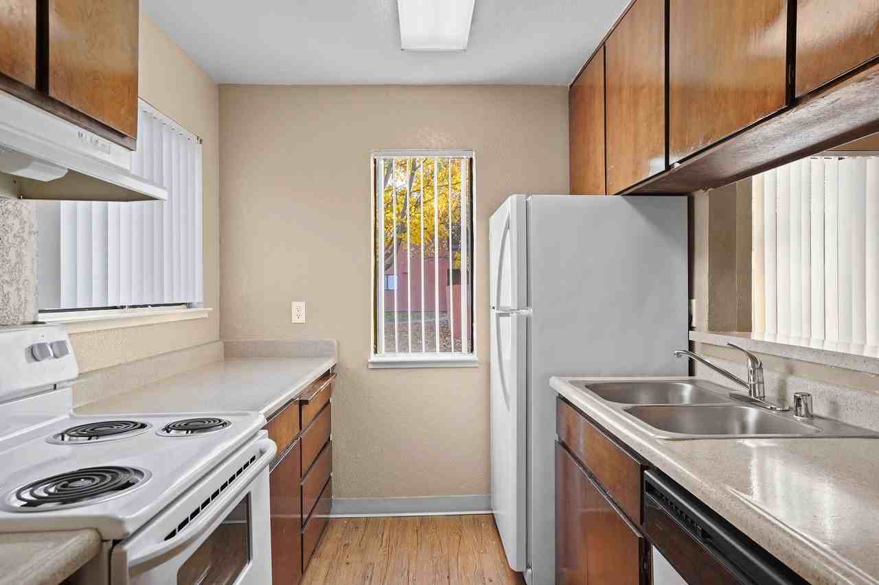 1540 Mosaic Way - Photo 3 of 50