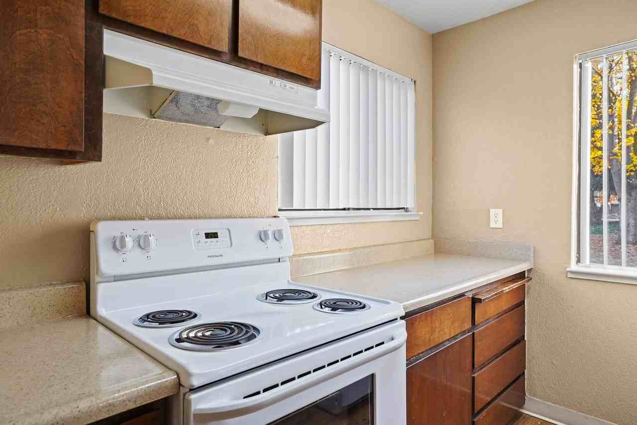 1540 Mosaic Way - Photo 4 of 50