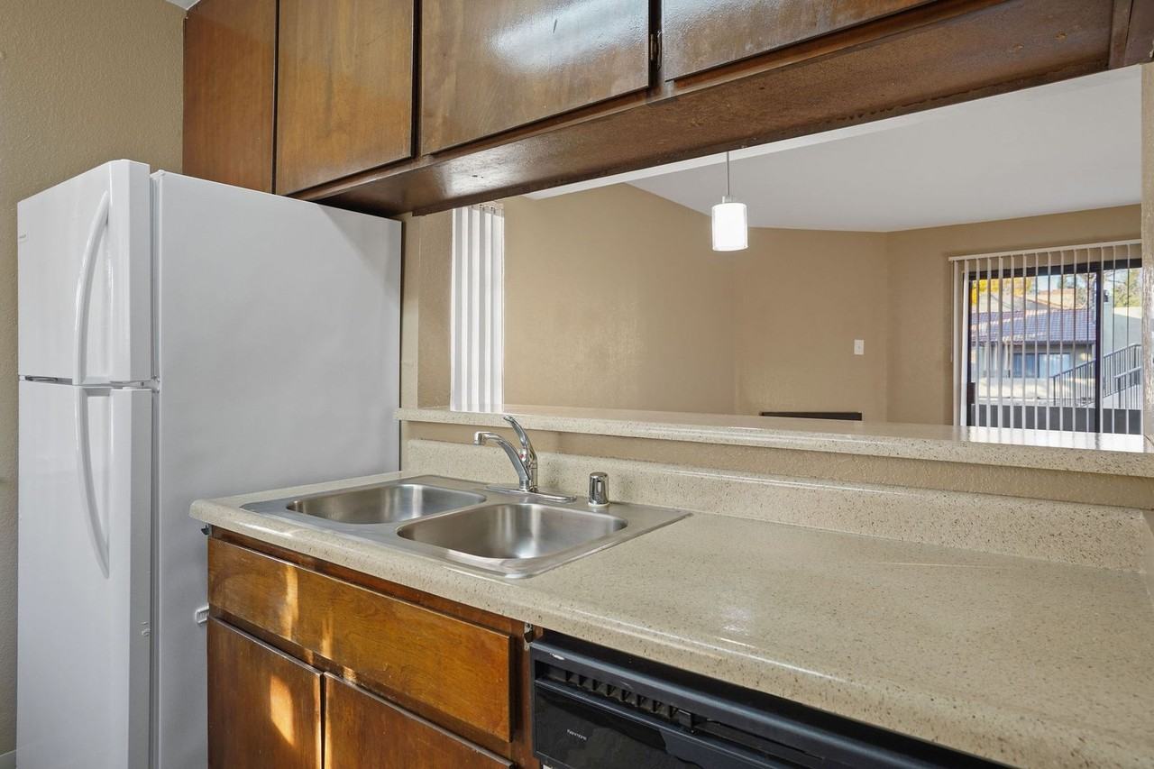 Discover Venetian Park Apartments: Your Ideal Home in Stockton, CA - Photo 4 of 50