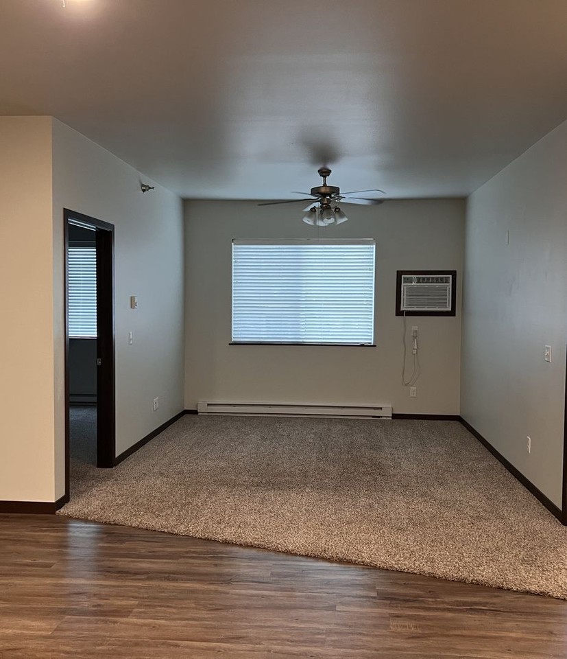 Rosewood Apartments - Photo 6 of 6