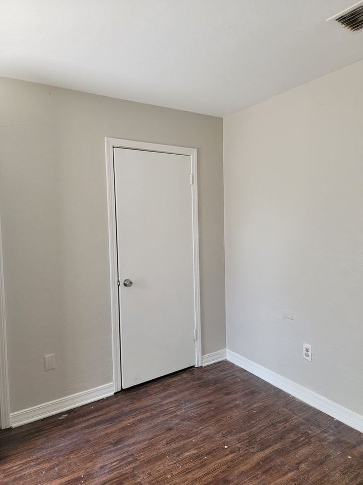 1057- - Photo 2 of 6