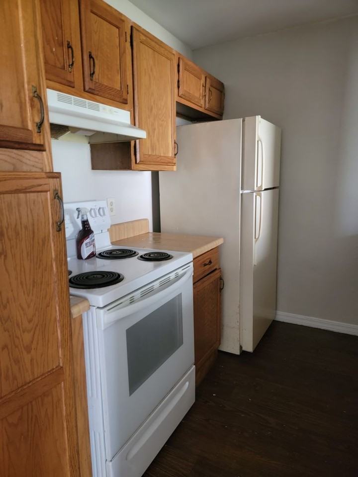 1057- - Photo 3 of 6