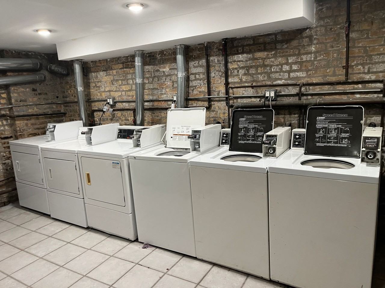 920-22 W Addison - Photo 2 of 49