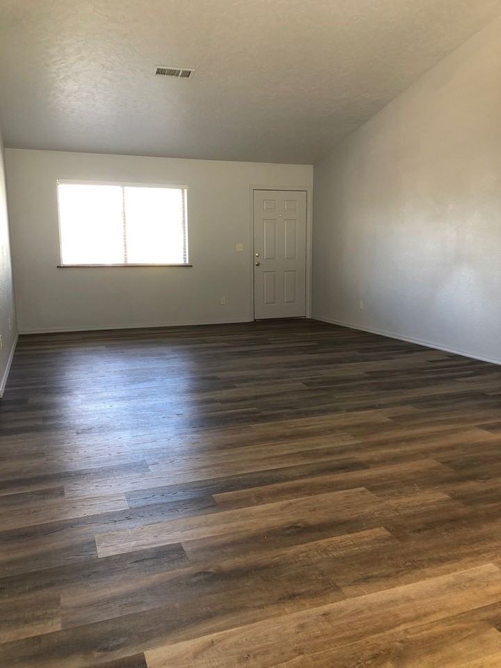 3523 N Dale Dr - Photo 2 of 22