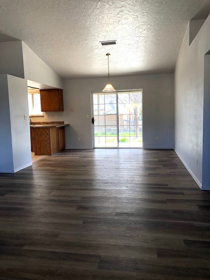 3523 N Dale Dr - Photo 3 of 22