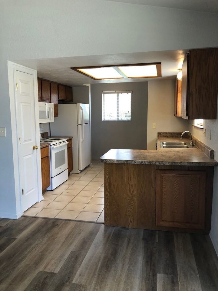 3523 N Dale Dr - Photo 4 of 22