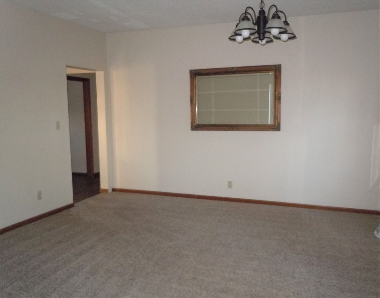 180 Smola Ln - Photo 4 of 40