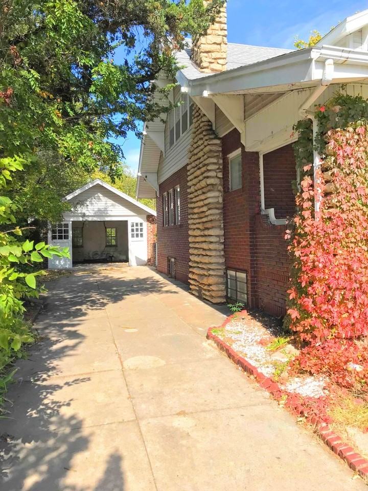 404 E 6th Ave - Photo 2 of 20