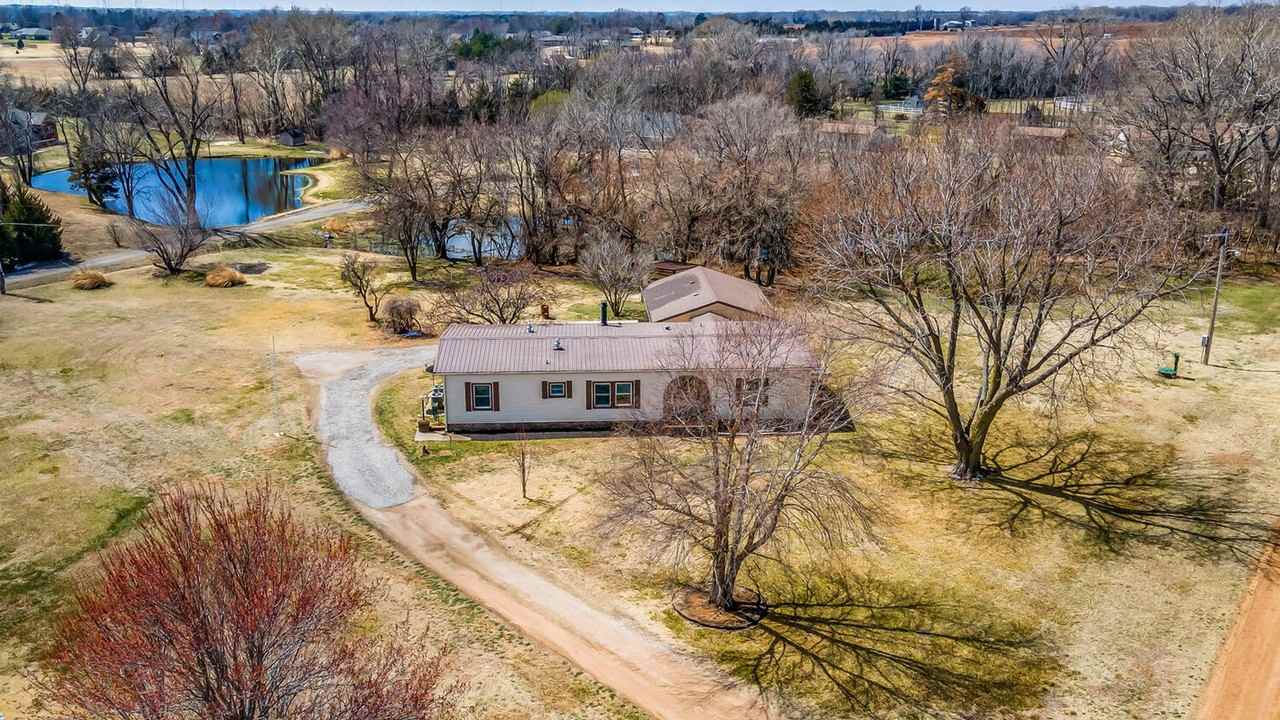 1113 W Hoover Rd - Photo 2 of 29