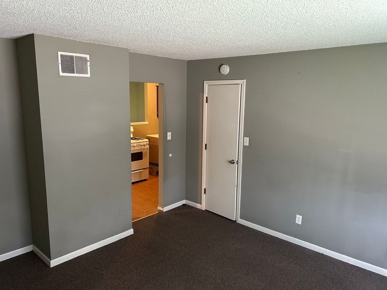 217 N Hamilton St #11 - Photo 5 of 7