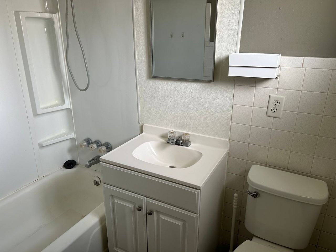 217 N Hamilton St #11 - Photo 6 of 7