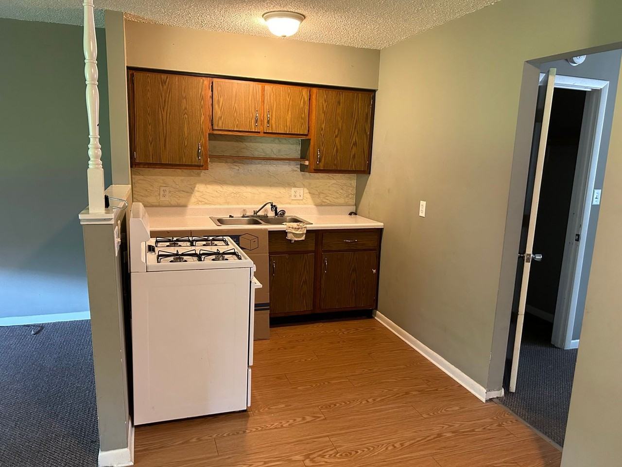 217 N Hamilton St #11 - Photo 7 of 7