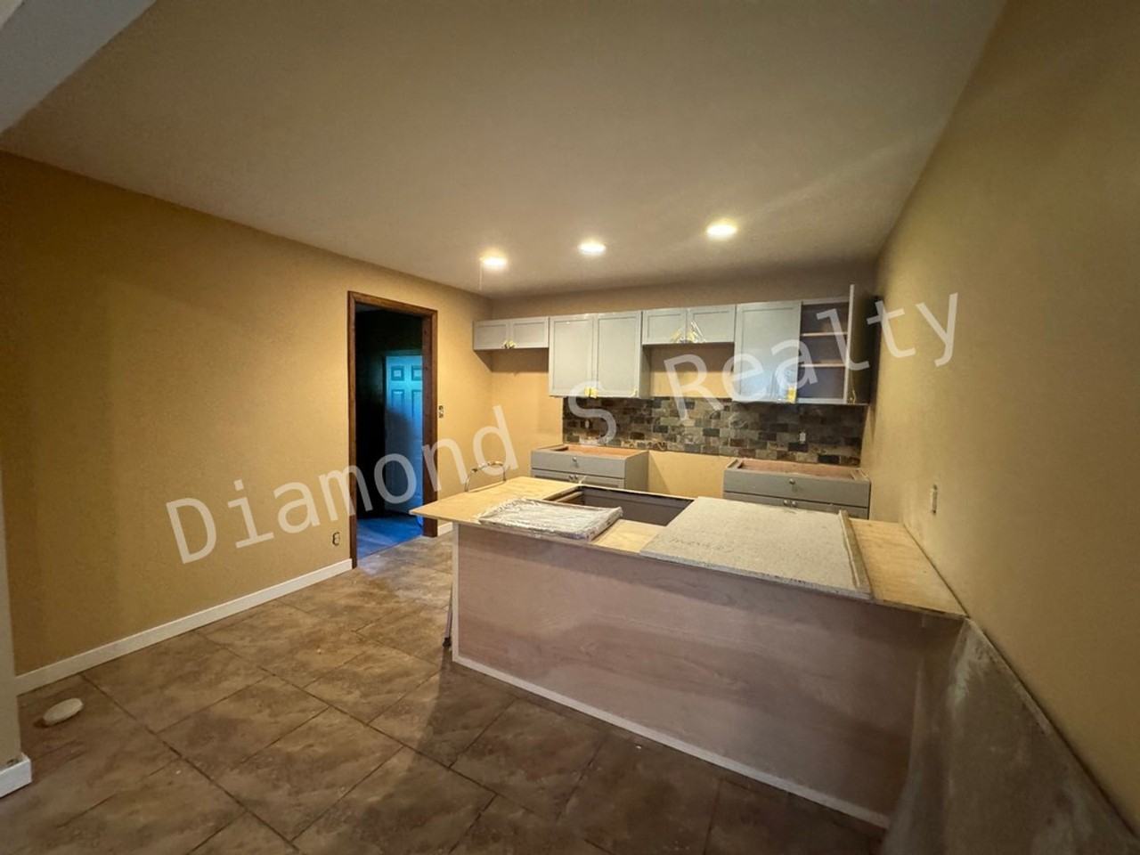 1277 E Wayland St - Photo 3 of 8